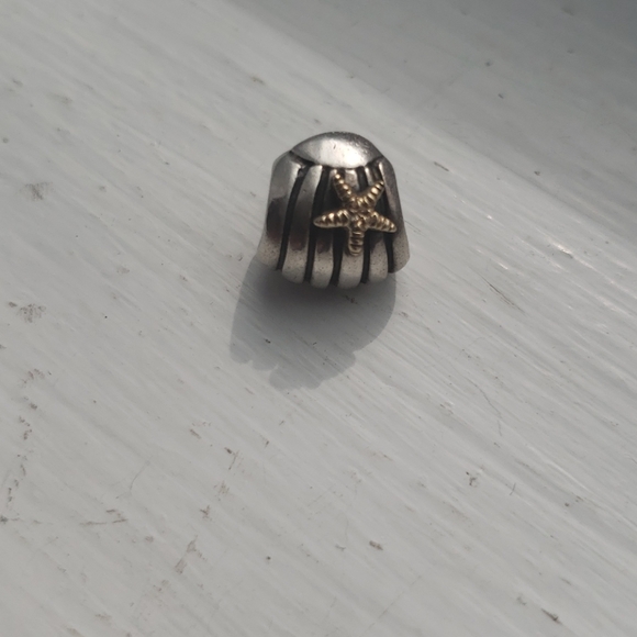 PANDORA seashell charm - Picture 2 of 3